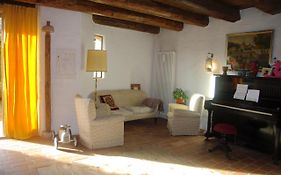 La Casa Altrui- Camere E Zona Relax Con Giardino